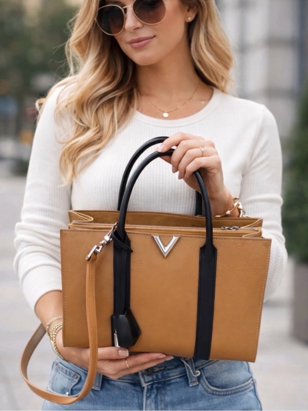 Louis Vuitton Brown & Black Vernis Satchel with V Hardware - Picture 2 of 8